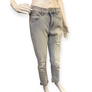 Women's Distressed Light Blue Cropped Jeans